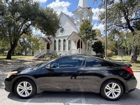 Used 2011 Nissan Altima 2.5 S w/ 2.5S Premium Pkg image 1