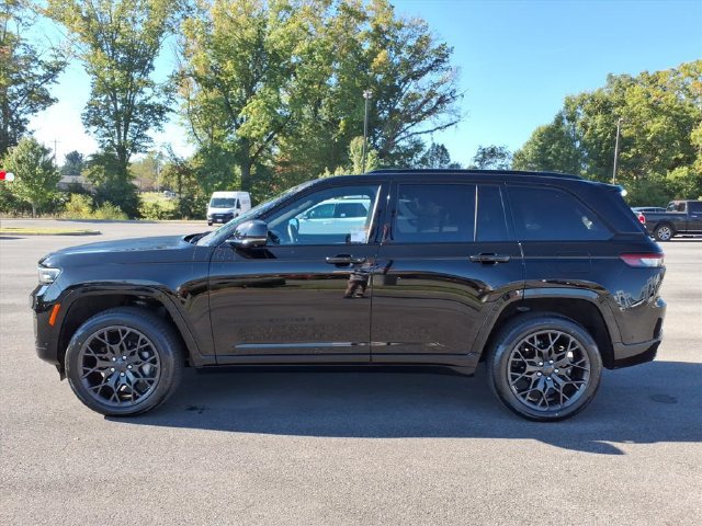 Used 2024 Jeep Grand Cherokee Summit w/ High Altitude Package AWD/4WD image 10