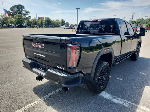 Used 2024 GMC Sierra 2500 AT4 w/ AT4 Premium Plus Package AWD/4WD image 3