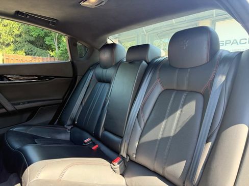 Used 2017 Maserati Quattroporte S GranSport RWD image 17