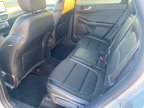 Used 2025 Ford Escape Platinum AWD/4WD image 18