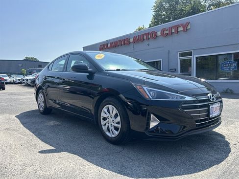 Used 2019 Hyundai Elantra SE FWD image 3