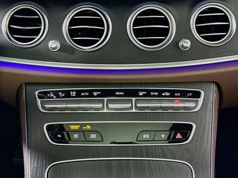 Used 2022 Mercedes-Benz E 350 4MATIC Sedan image 16