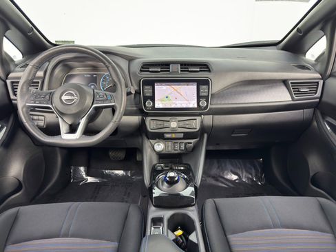 Used 2025 Nissan Leaf SV Plus image 11
