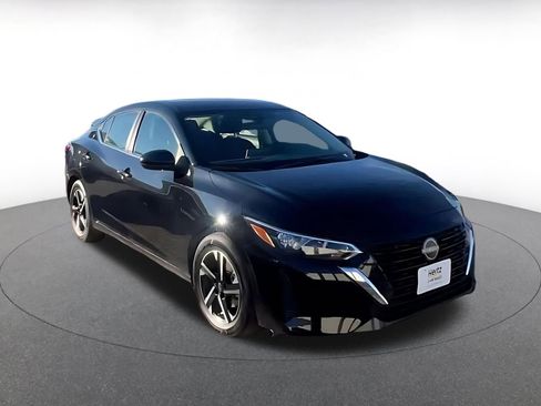 Used 2025 Nissan Sentra SV image 3