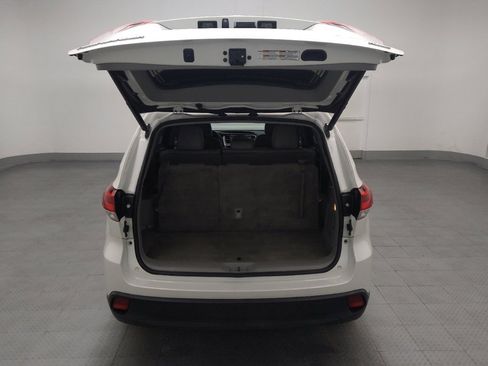 Used 2019 Toyota Highlander XLE FWD image 29