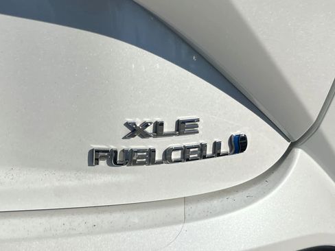 Used 2021 Toyota Mirai XLE w/ Advanced Technology Package image 7