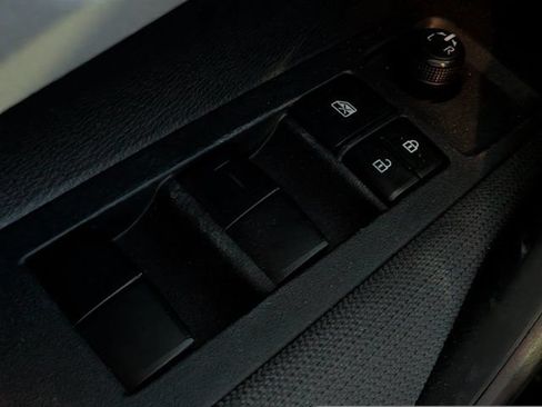 Used 2020 Toyota Corolla LE FWD image 20