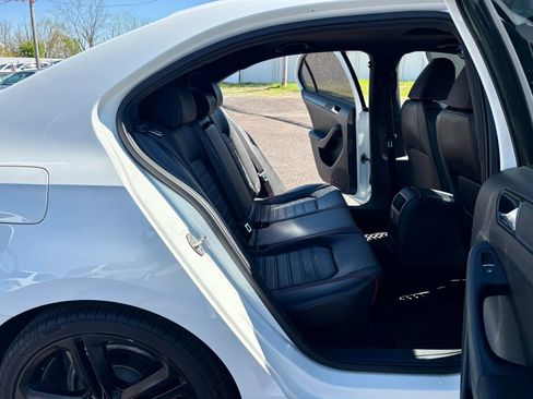 Used 2015 Volkswagen Jetta GLI SEL FWD image 22