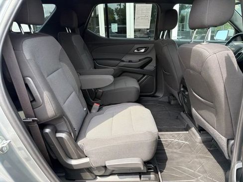 Certified 2023 Chevrolet Traverse LT FWD image 17