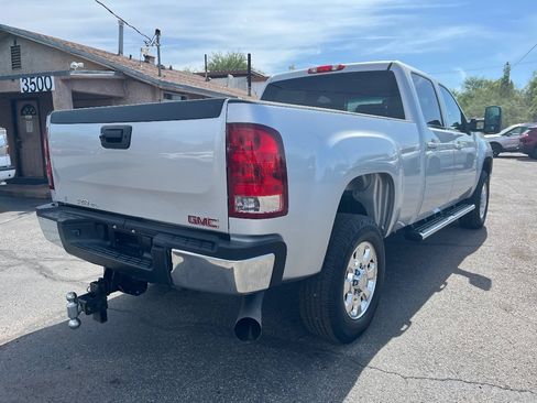 Used 2014 GMC Sierra 2500 SLT w/ Suspension Package, Off-Road AWD/4WD image 5