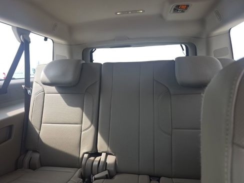 Used 2018 GMC Yukon XL SLT w/ Premium Edition image 18