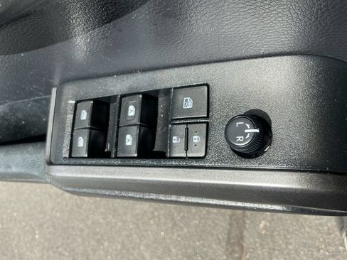 Used 2020 Toyota Tacoma TRD Sport w/ Blackout Package AWD/4WD image 28