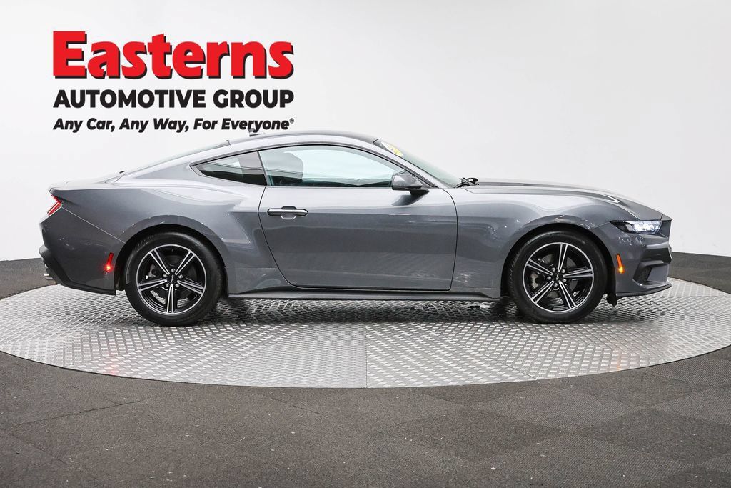 Used 2025 Ford Mustang Coupe RWD image 6
