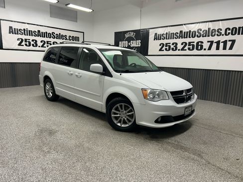 Used 2014 Dodge Grand Caravan SXT image 1