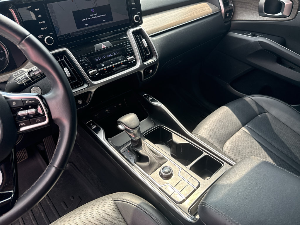 Used 2023 Kia Sorento S w/ Panoramic Sunroof Package AWD/4WD image 10