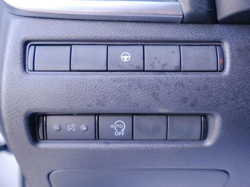 Used 2023 Nissan Rogue SV image 23