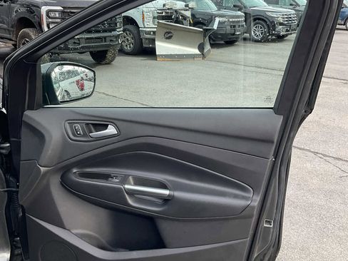 Used 2018 Ford Escape SE image 46