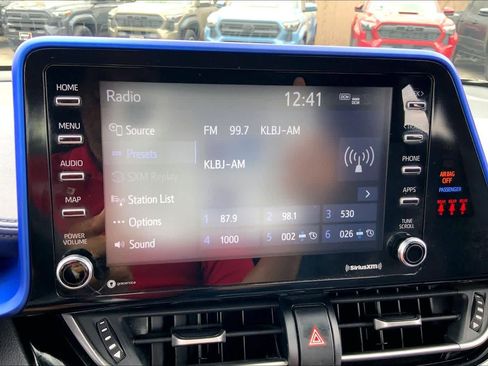 Used 2021 Toyota C-HR XLE image 29