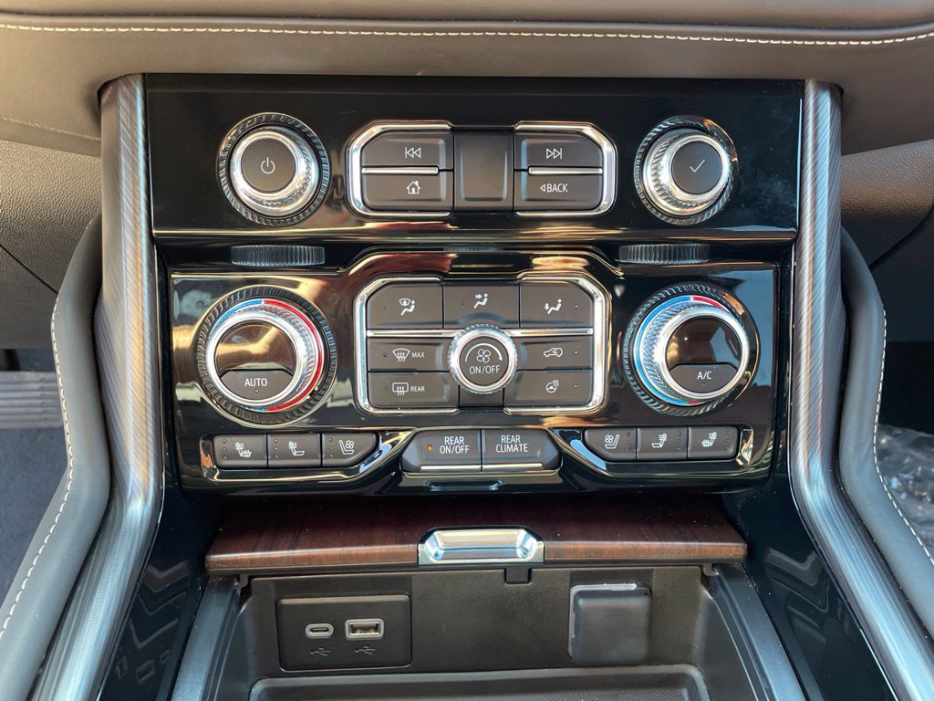 Used 2023 GMC Yukon Denali Ultimate AWD/4WD image 29