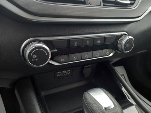 Used 2024 Nissan Altima 2.5 SV image 20