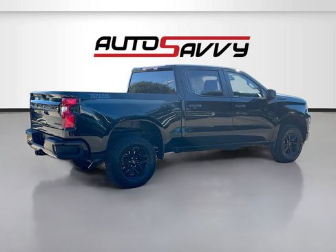 Used 2025 Chevrolet Silverado 1500 Custom Trail Boss w/ Dark Appearance Package AWD/4WD image 7