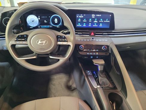 Used 2024 Hyundai Elantra SEL image 22