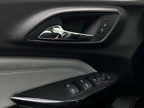Used 2025 Chevrolet Trax LT image 19