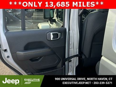 Used 2024 Jeep Wrangler Unlimited Sahara w/ Safety Group image 20