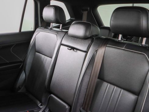 Used 2022 Volkswagen Tiguan SE R-Line image 24