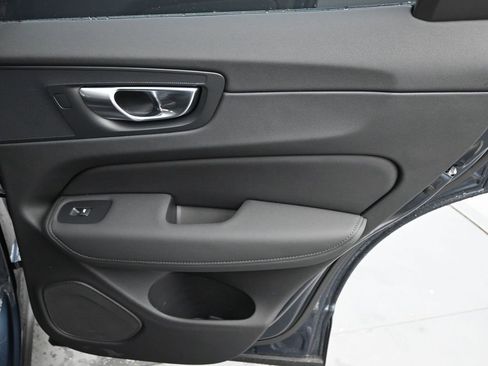 New 2026 Volvo XC60 B5 Ultra w/ Climate Package AWD/4WD image 16