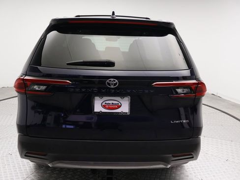 Certified 2025 Toyota Grand Highlander FWD image 10