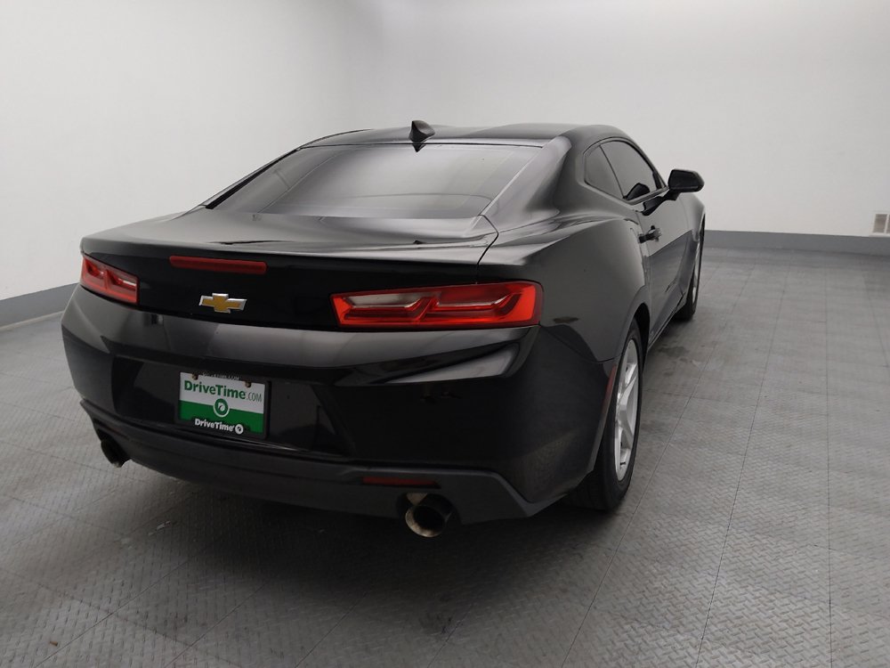 Used 2018 Chevrolet Camaro LT RWD image 7