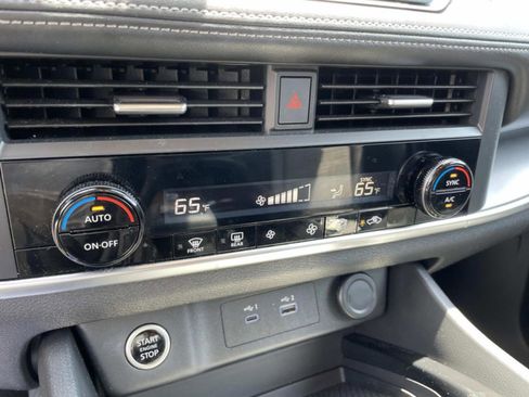 Used 2023 Nissan Rogue SV FWD image 26