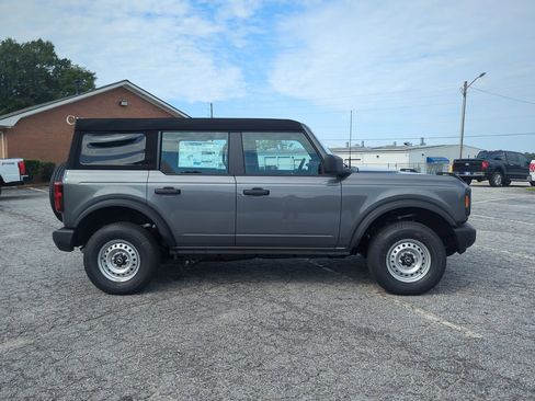 New 2025 Ford Bronco 4-Door image 2