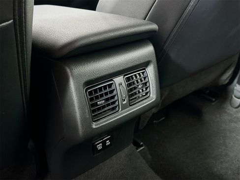 Used 2025 Toyota Camry SE image 24