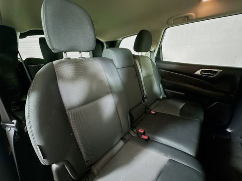 Used 2019 Nissan Pathfinder SV image 26