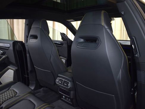 Used 2023 Lamborghini Urus S image 19