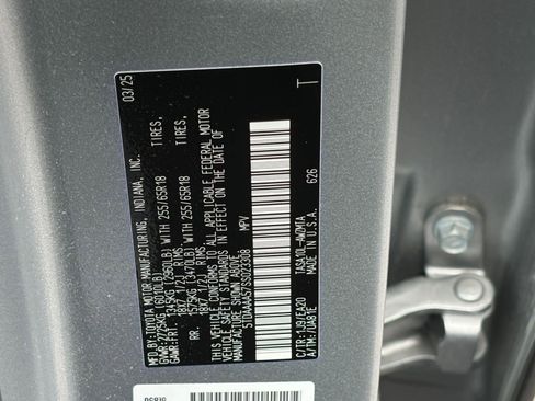 Used 2025 Toyota Grand Highlander XLE image 30