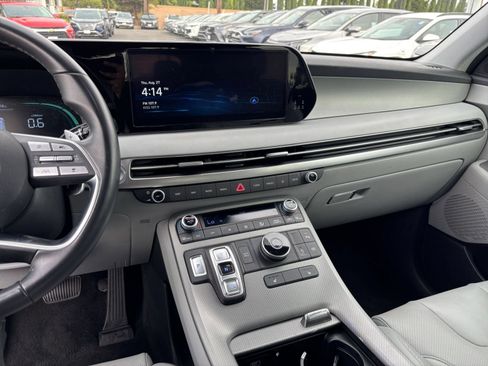 Used 2025 Hyundai Palisade SEL FWD image 14