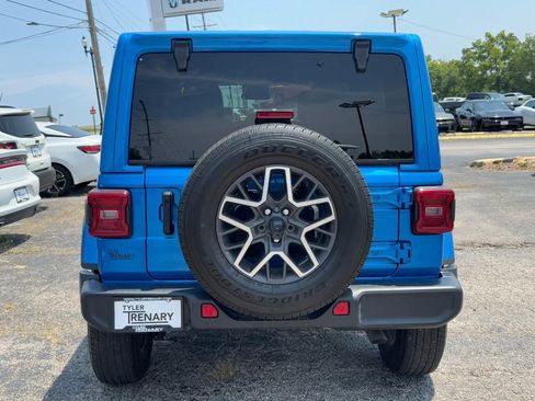 Used 2024 Jeep Wrangler Unlimited Sahara AWD/4WD image 5