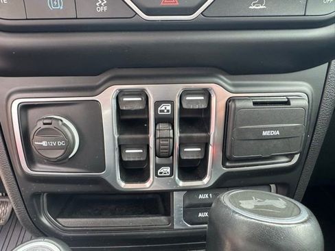 Used 2021 Jeep Wrangler Unlimited Sahara w/ Dual Top Group image 16