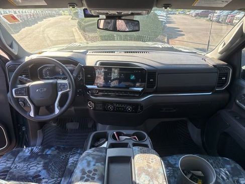 Used 2025 Chevrolet Silverado 2500 LT w/ Trail Boss Package AWD/4WD image 27