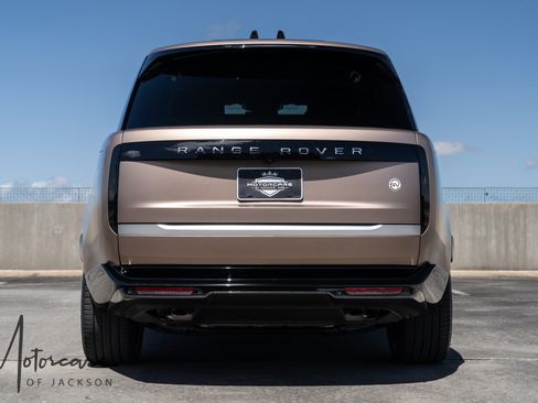 Used 2023 Land Rover Range Rover SV image 11