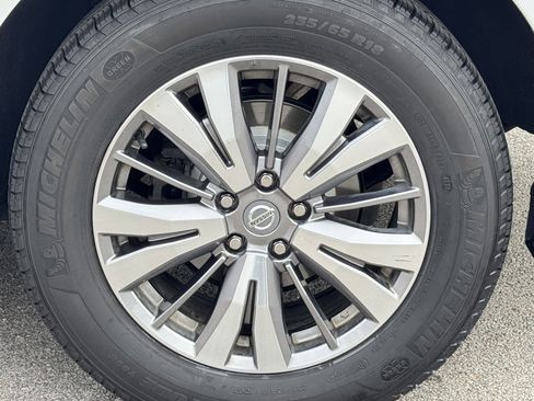 Used 2020 Nissan Pathfinder S image 8