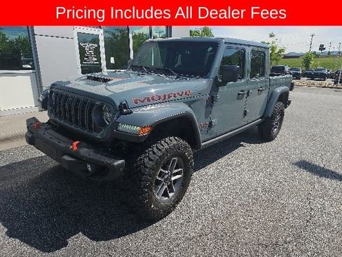 Used 2025 Jeep Gladiator Mojave AWD/4WD image 1