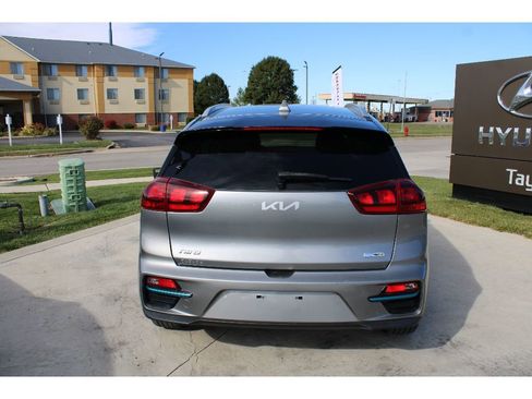 Used 2022 Kia Niro EX w/ Cold Weather Package image 5