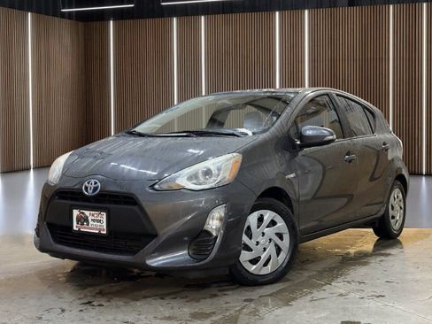 Used 2016 Toyota Prius C One image 2