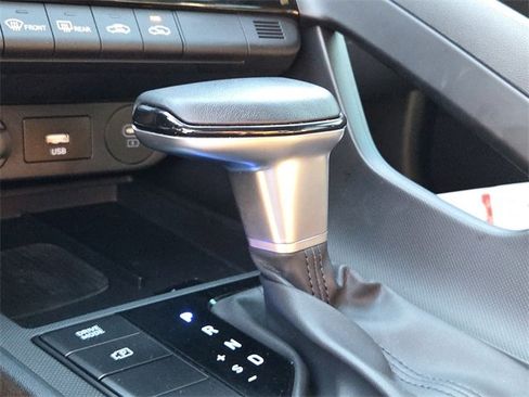 Certified 2025 Hyundai Elantra Sport image 21