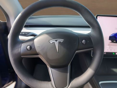 Used 2023 Tesla Model Y Long Range AWD/4WD image 11
